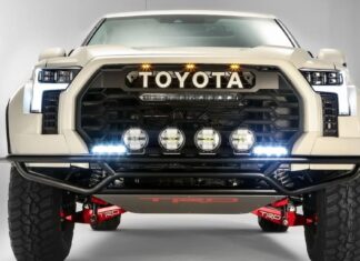 Toyota desenvolve Tundra de alto desempenho para rivalizar com Raptor e TRX