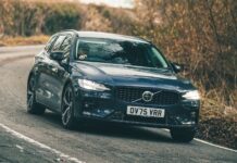 Volvo V60 B4: Практичність Перевищення Швидкості у Класі Преміальних Універсалів