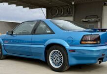 Рідкісний Pontiac Grand Prix 1992 року з автографом Річарда Петті виставлений на аукціон