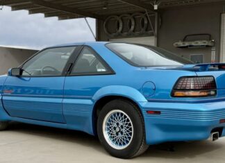 Un raro Pontiac Grand Prix de 1992 firmado por Richard Petty a subasta