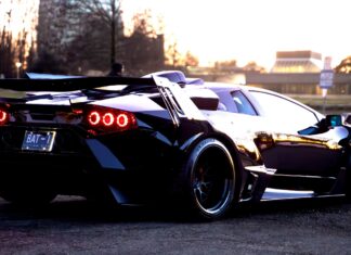 Бэтмобиль за $344 000: Радикальная Lamborghini Murcielago от Liberty Walk нашла своего покупателя