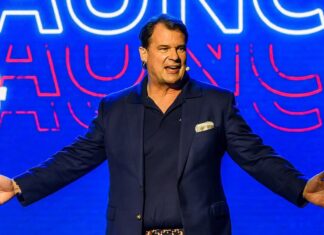 Ford claimt dominantie in de productie terwijl CEO de binnenlandse productie verdedigt