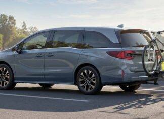 Your Honda Odyssey’s Backup Camera Is Probably Blinding You